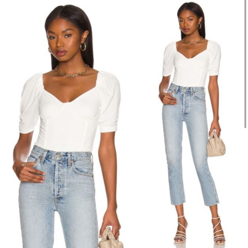 NEW ASTR The Label Half Sleeve Sweetheart Neck Bodysuit in White